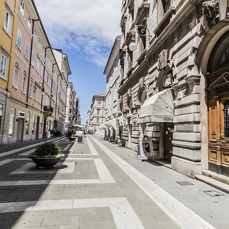 德格里奥迪斯公寓 4*