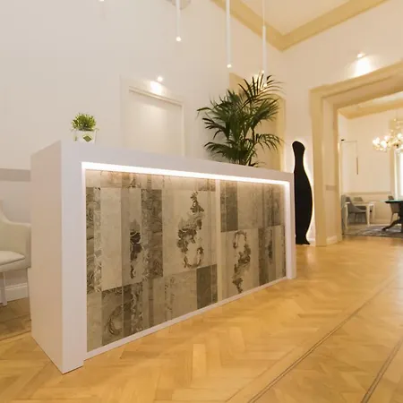 Residenza Degli Artisti Affittacamere *
